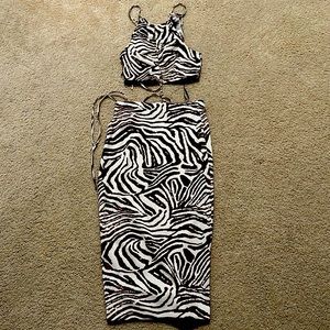Fitted two piece set - size small in perfect condition